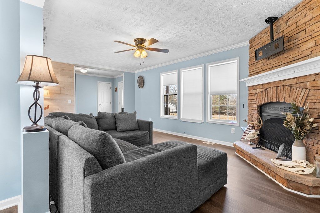 Photo of 515 Live Oak Lane, Galax, VA 24333 (MLS # 105899)