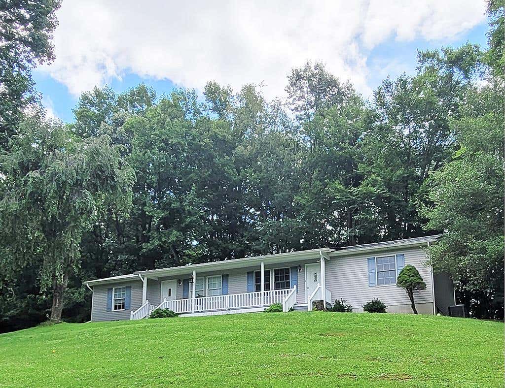 Photo of 8600 Reedy Creek Road, Bristol, VA 24202 (MLS # 111040)