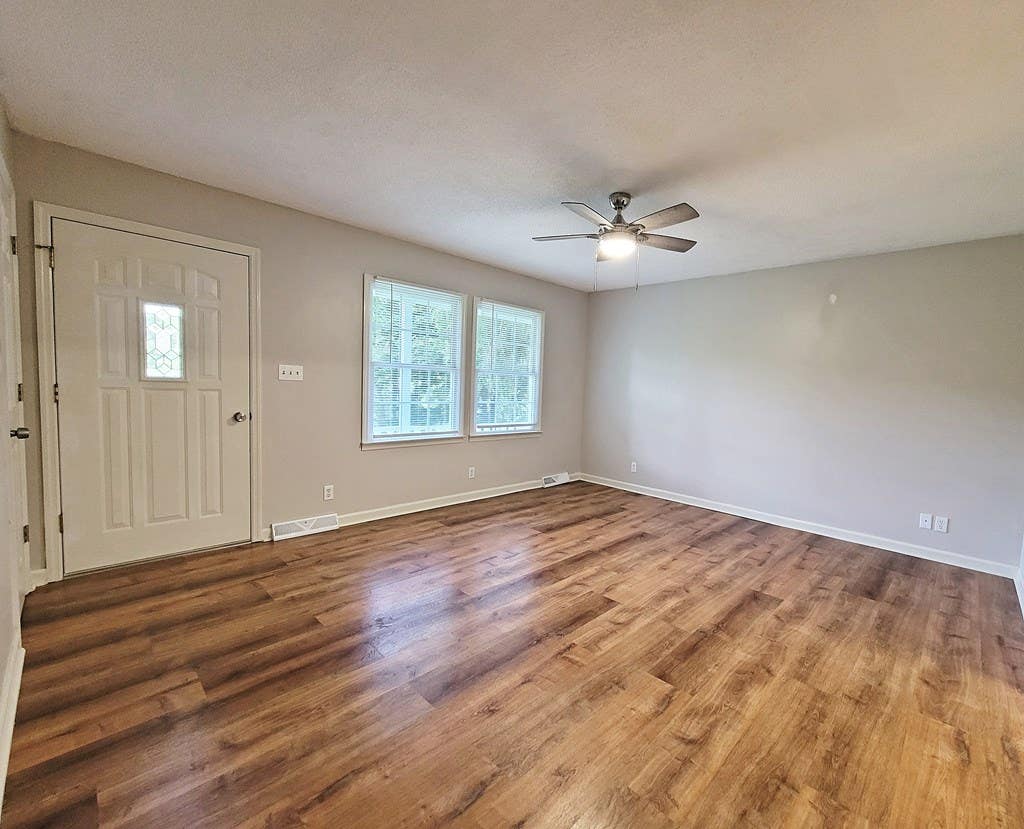 Photo of 8600 Reedy Creek Road, Bristol, VA 24202 (MLS # 111040)