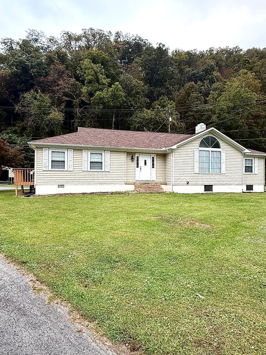 Photo of 2929 Slate Creek Rd, Grundy, VA 24614 (MLS # 103757)