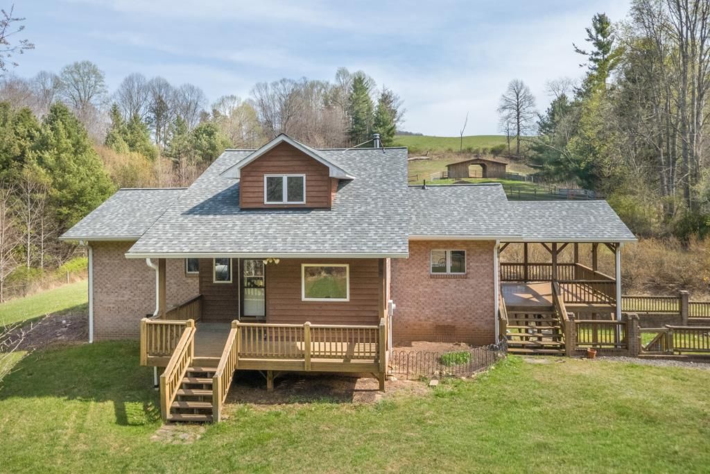 Photo of 931 Maple Shade Rd, Laurel Fork, VA 24352 (MLS # 109598)