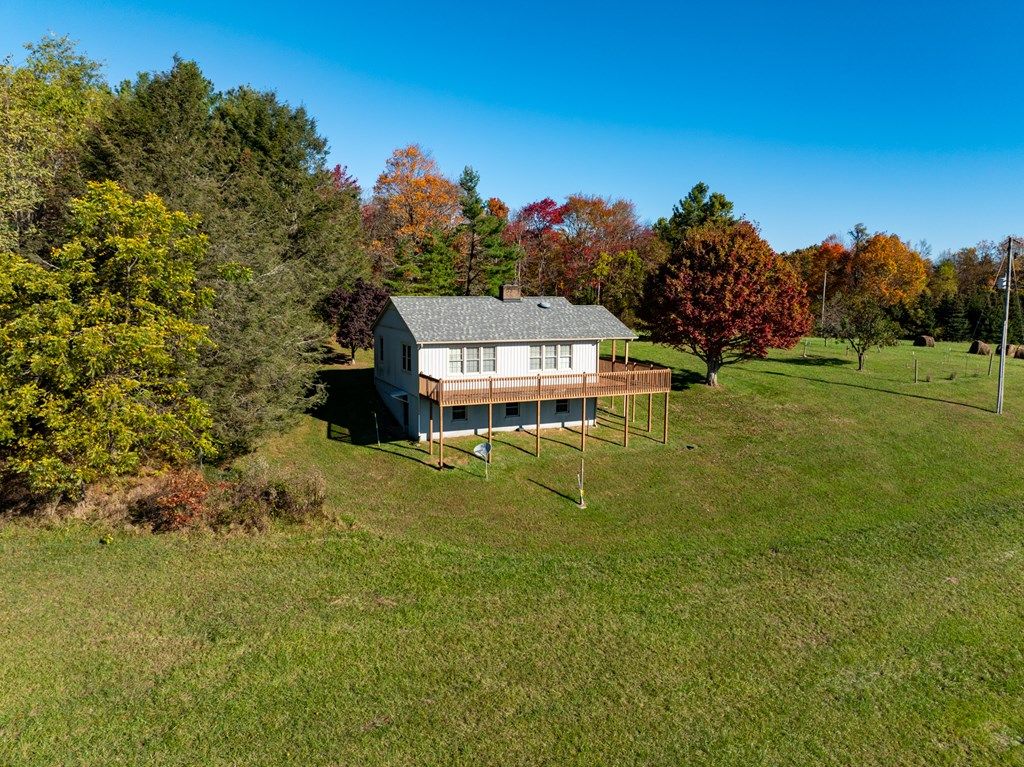 Photo of 9786 Squirrel Spur Rd, Meadows of Dan, VA 24120 (MLS # 103875)