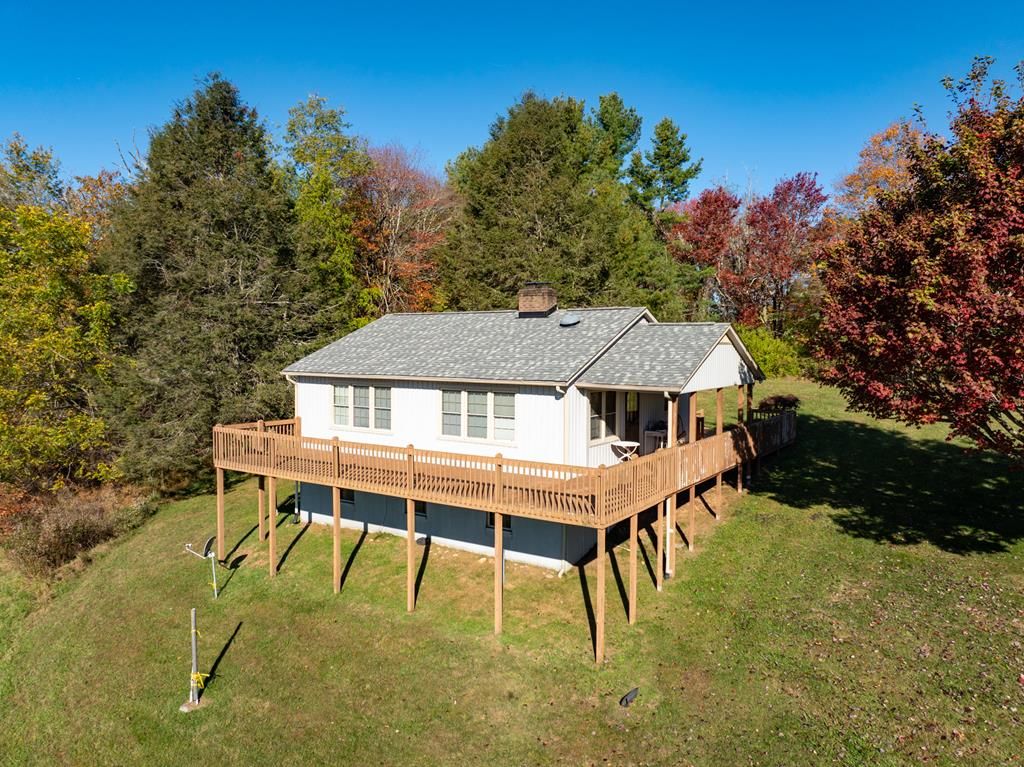Photo of 9786 Squirrel Spur Rd, Meadows of Dan, VA 24120 (MLS # 103875)