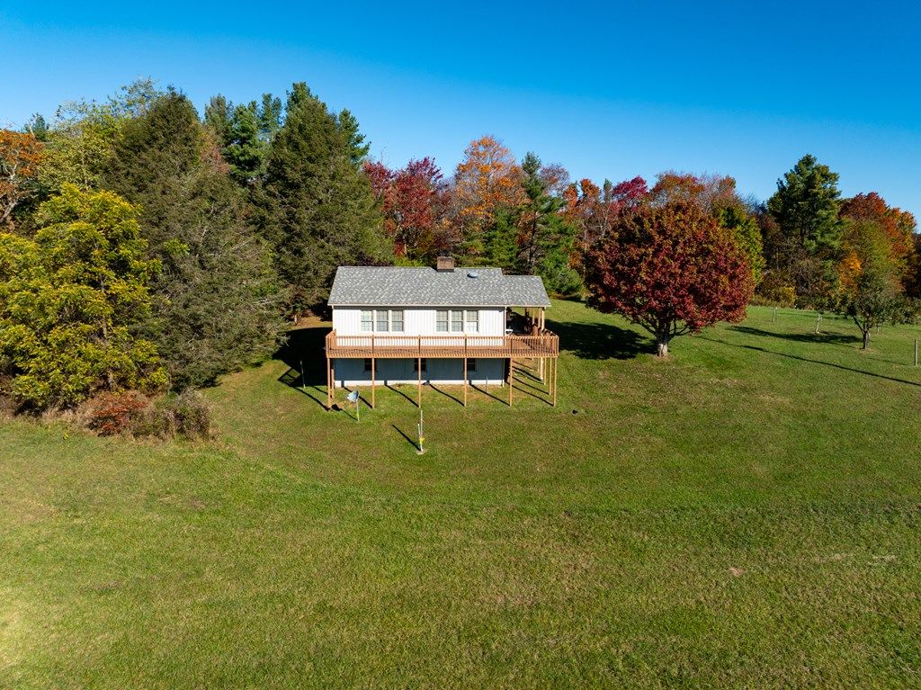 Photo of 9786 Squirrel Spur Rd, Meadows of Dan, VA 24120 (MLS # 103875)