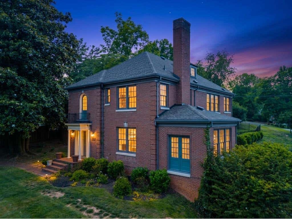 Photo of 290 Long Crescent Dr, Bristol, VA 24201 (MLS # 110583)