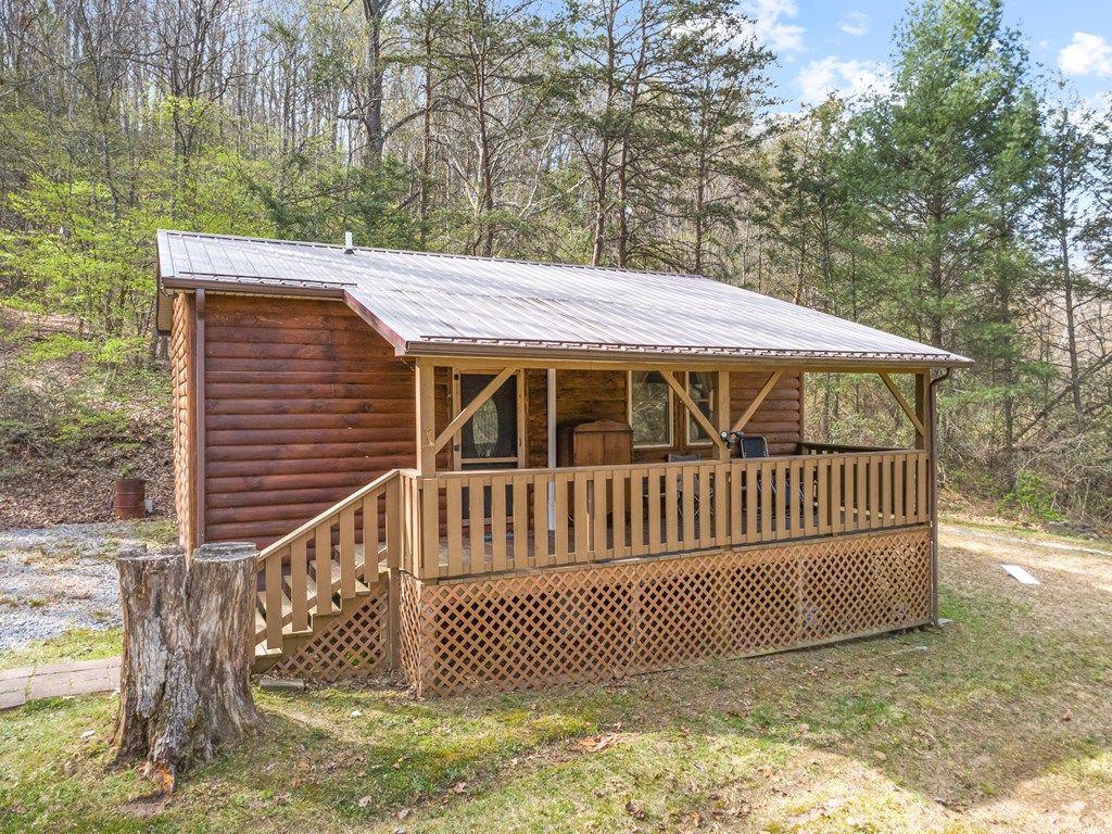 Photo of 22 Mulberry Ln, Bastian, VA 24314 (MLS # 109653)