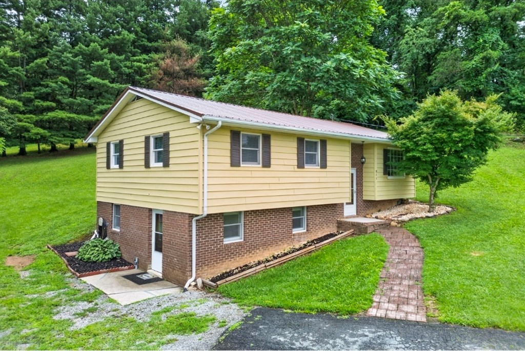 811 Anderson Ave