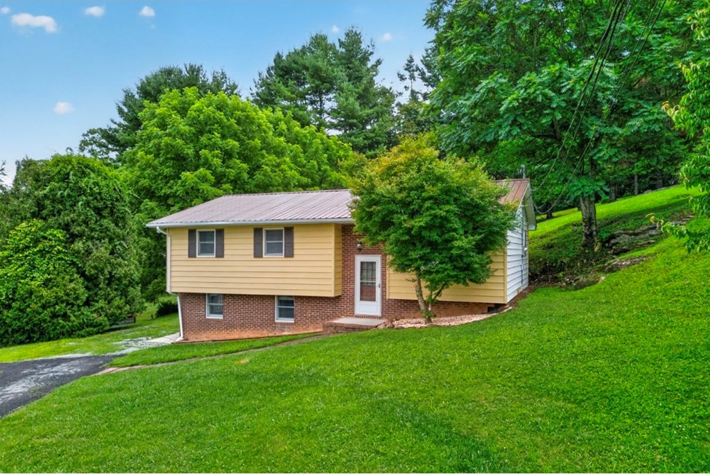 811 Anderson Ave