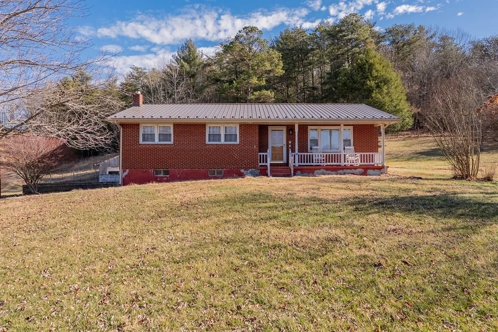 Photo of 1350 Ivanhoe Rd, Max Meadows, VA 24360 (MLS # 104661)