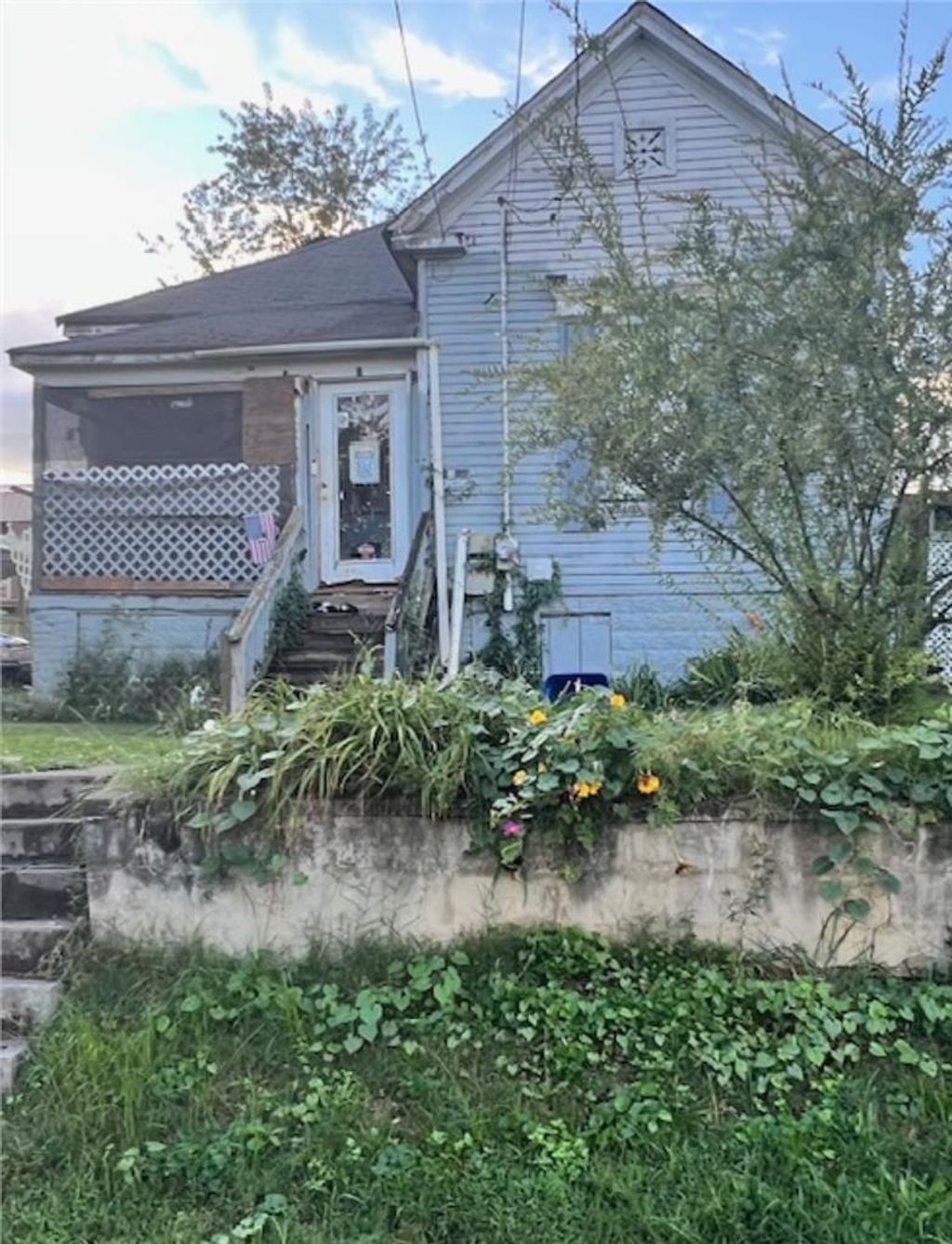 Photo of 1004 Maple Street, Bristol, VA 24201 (MLS # 103695)