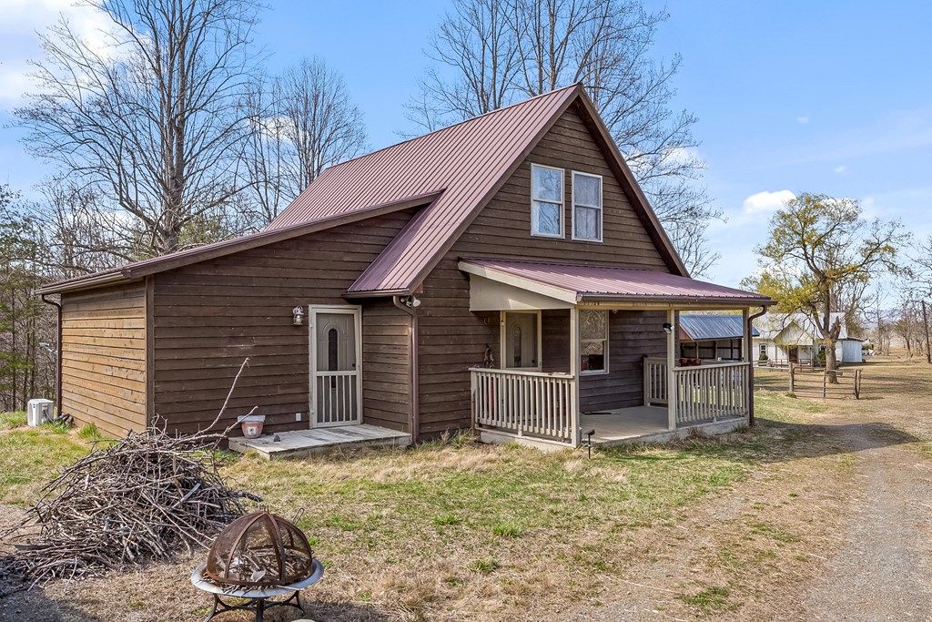 Photo of 2875 Sylvatus Smith Rd, Hillsville, VA 24343 (MLS # 103853)