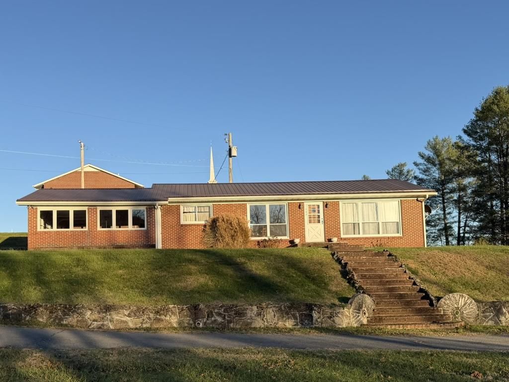 Photo of 108 Stage Rd, Richlands, VA 24641 (MLS # 104223)