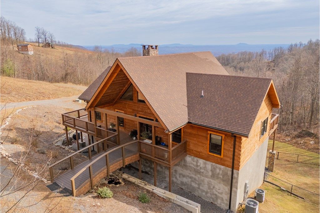 Photo of 277 Cabin Ridge Trl, Fancy Gap, VA 24328 (MLS # 104134)