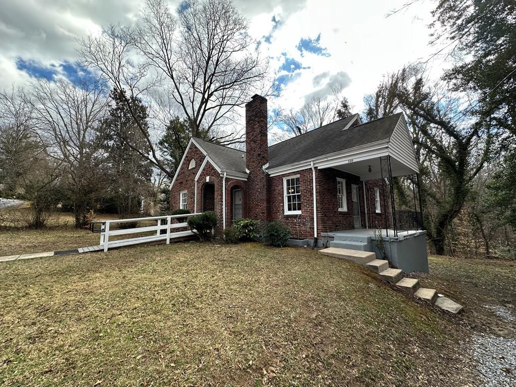 Photo of 330 Ridgewood Rd, Bassett, VA 24055 (MLS # 105805)