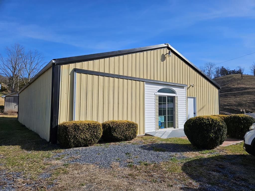 Photo of 106 Chrysler Drive, Lebanon, VA 24266 (MLS # 104560)