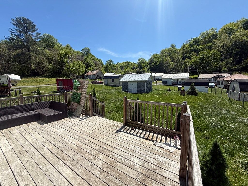 Photo of 340 Davidson Street, Saltville, VA 24370 (MLS # 109826)