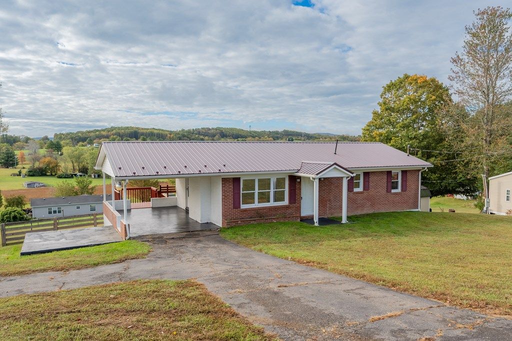 Photo of 578 Sheffey School Rd, Max Meadows, VA 24360 (MLS # 103759)