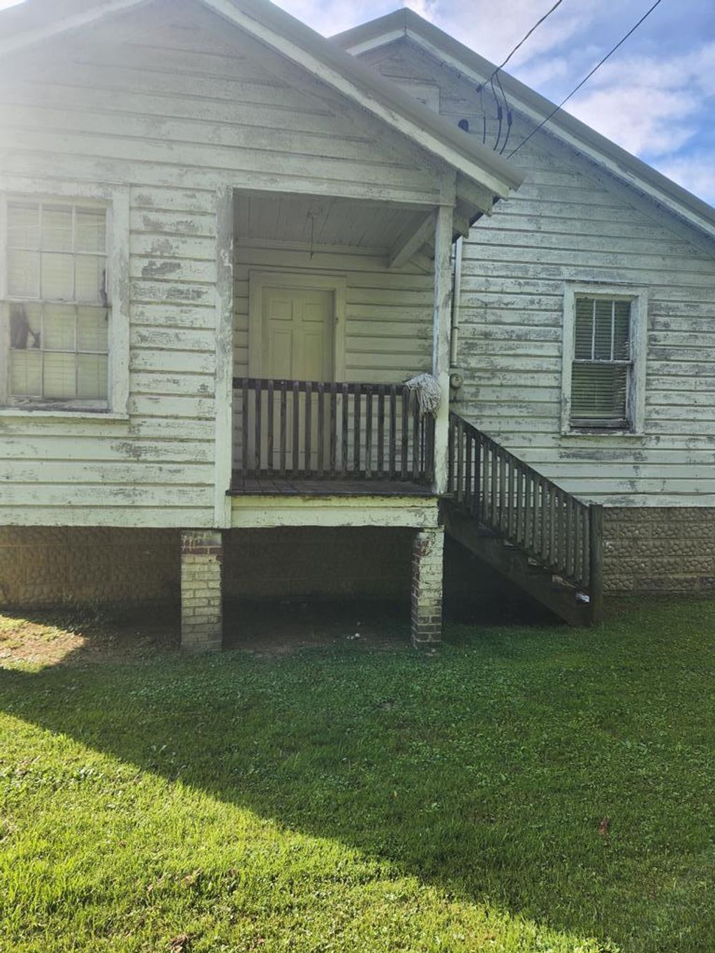 Photo of 1008 E First St, Richlands, VA 24641 (MLS # 109254)