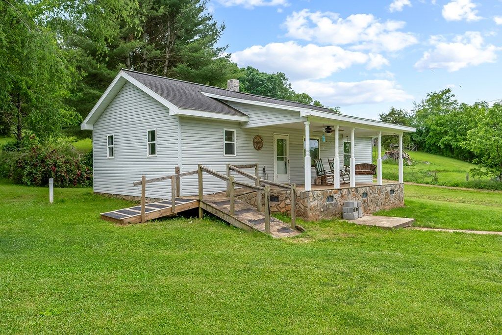 Photo of 451 Payne Town Rd, Max Meadows, VA 24360 (MLS # 104606)