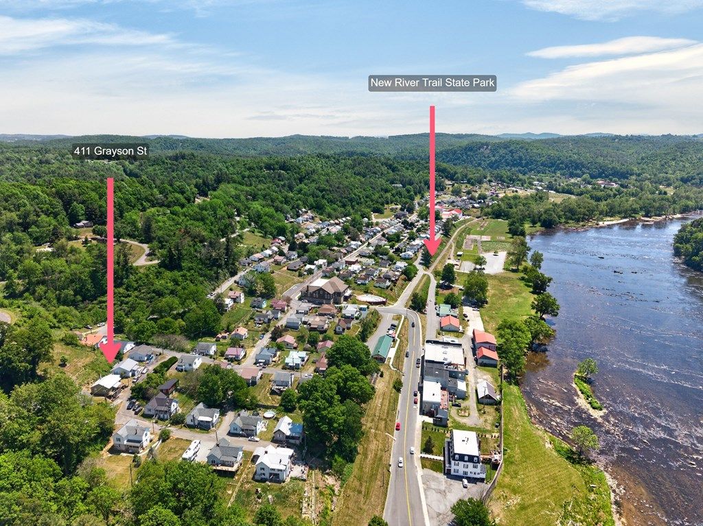 Photo of 411 Grayson St, Fries, VA 24330 (MLS # 110235)