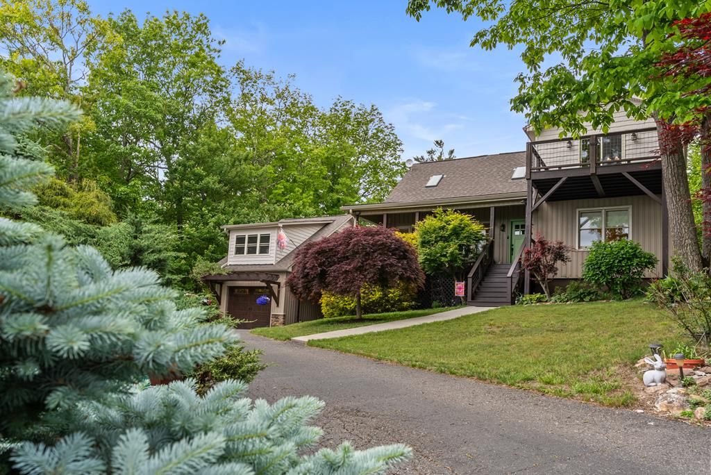 Photo of 504 Panorama Dr, Fancy Gap, VA 24328 (MLS # 110153)