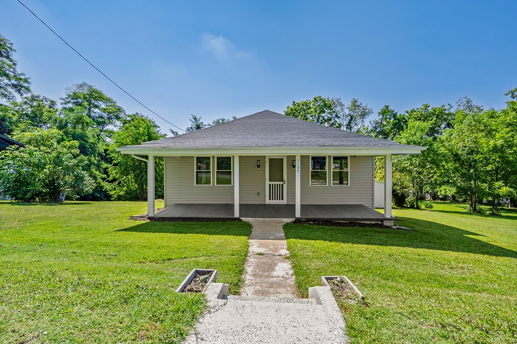 Wytheville, Virginia 24382, United States, 2 Bedrooms Bedrooms, ,2 BathroomsBathrooms,Residential,Contingent,179966