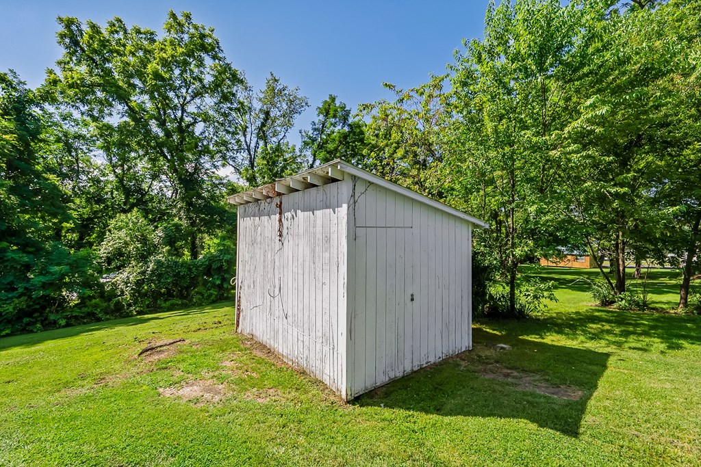 Wytheville, Virginia 24382, United States, 2 Bedrooms Bedrooms, ,2 BathroomsBathrooms,Residential,Contingent,179966