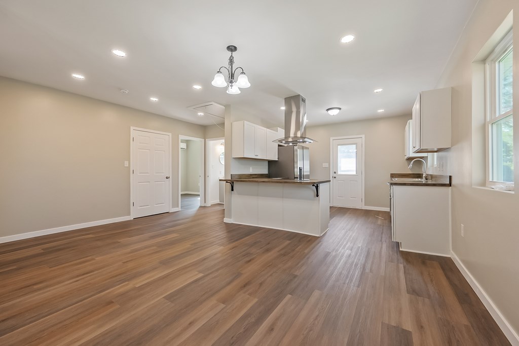 Wytheville, Virginia 24382, United States, 2 Bedrooms Bedrooms, ,2 BathroomsBathrooms,Residential,Contingent,179966