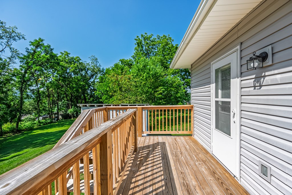 Wytheville, Virginia 24382, United States, 2 Bedrooms Bedrooms, ,2 BathroomsBathrooms,Residential,Contingent,179966