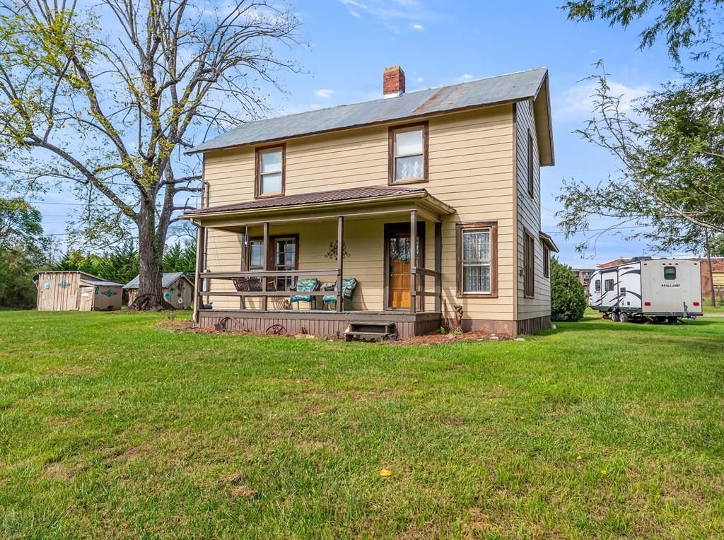Photo of 483 Store Hill Rd, Austinville, VA 24312 (MLS # 103698)