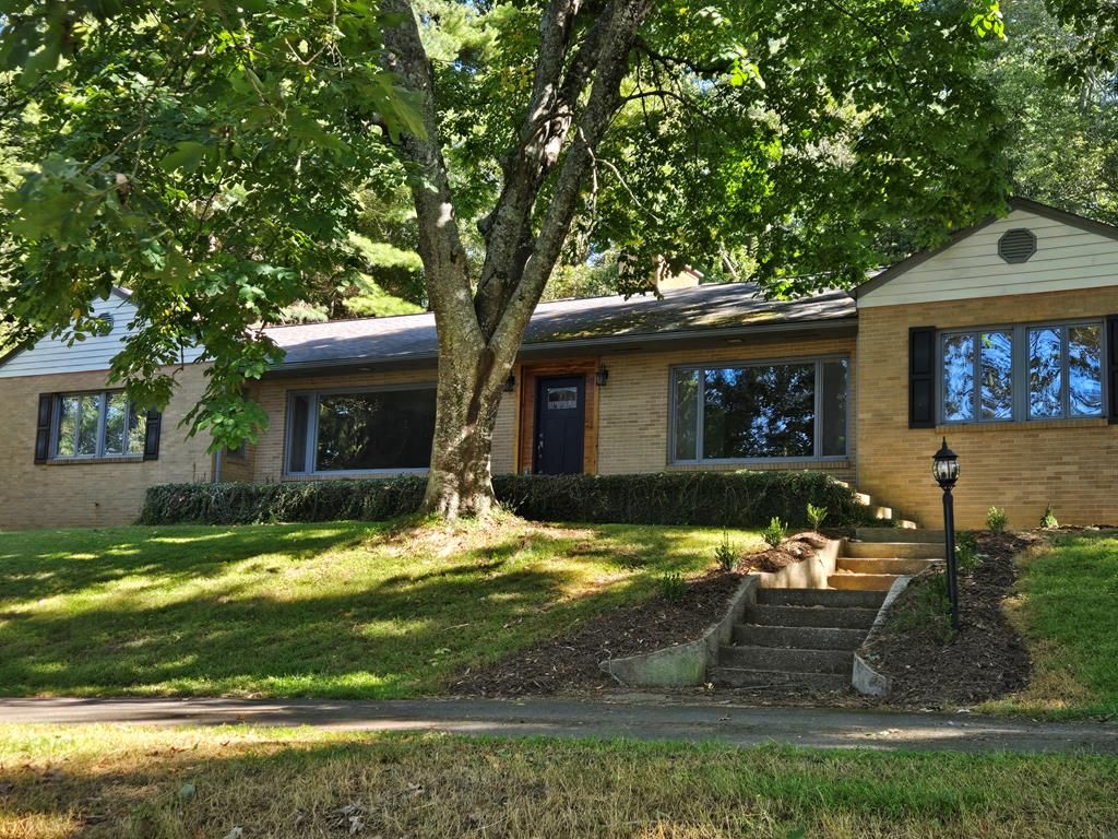 Photo of 327 Fairview Rd, Galax, VA 24333 (MLS # 103348)