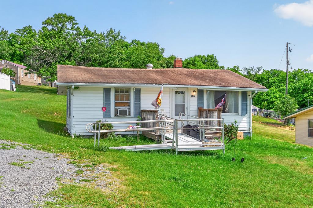 Photo of 4764 Veterans Hill Rd, Pulaski, VA 24301 (MLS # 110517)