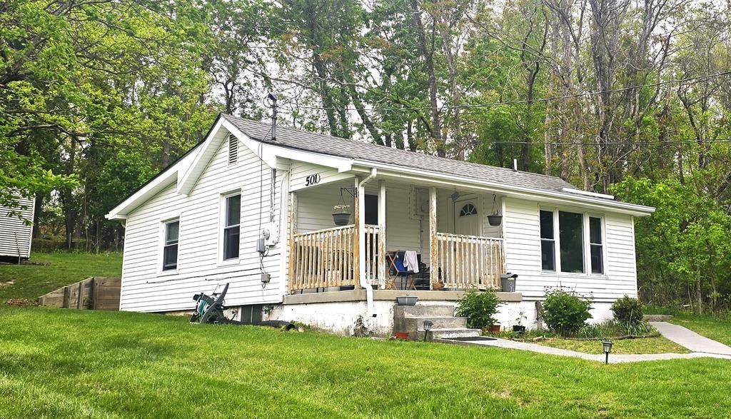 Photo of 501 Piedmont St, Blacksburg, VA 24060 (MLS # 110691)