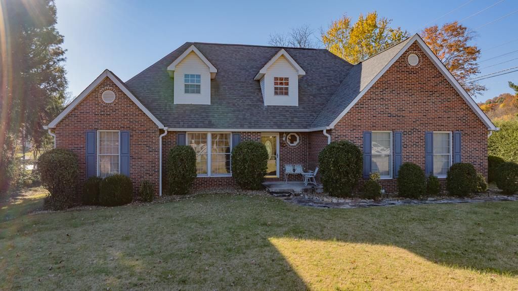 Photo of 154 Shipley Drive, Bristol, VA 24201 (MLS # 104045)