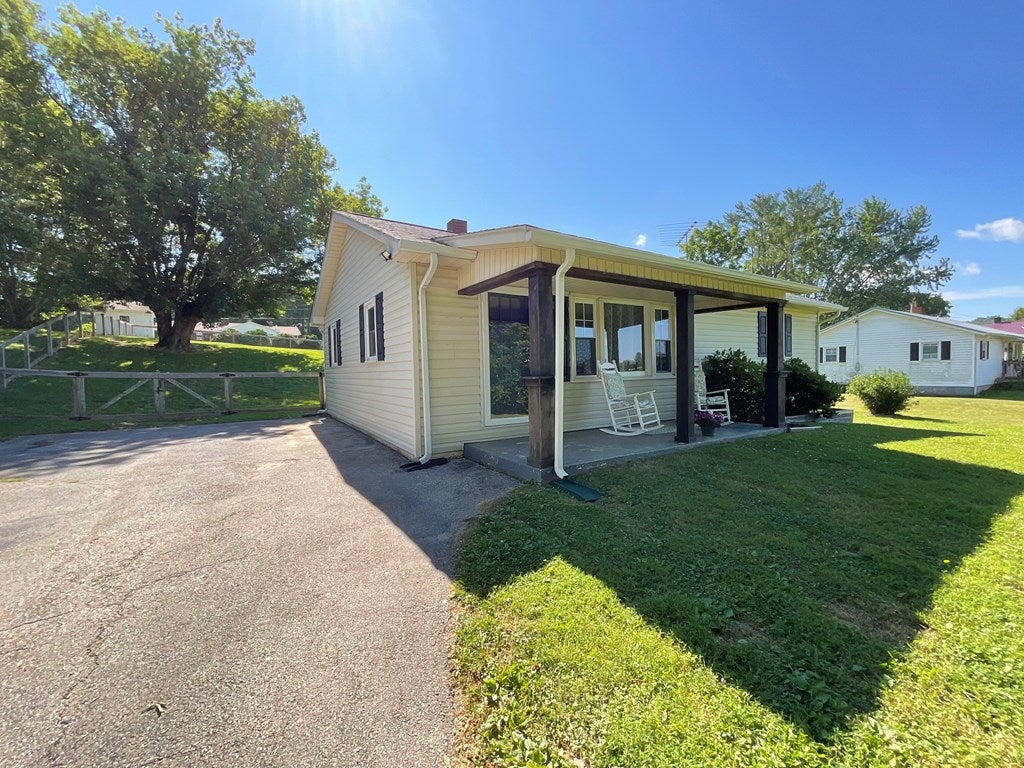 Photo of 70 Amber Drive, Galax, VA 24333 (MLS # 110664)