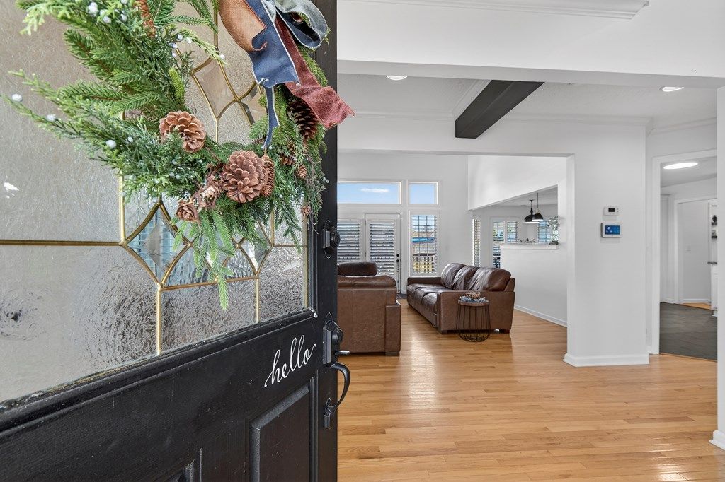 Photo of 18459 John Ashley Drive, Abingdon, VA 24211 (MLS # 104488)