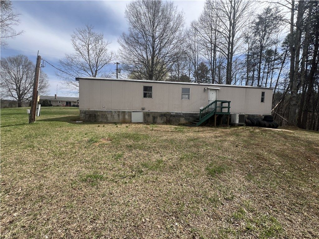 Photo of 341 Hawks Dr, Cana, VA 24317 (MLS # 109354)