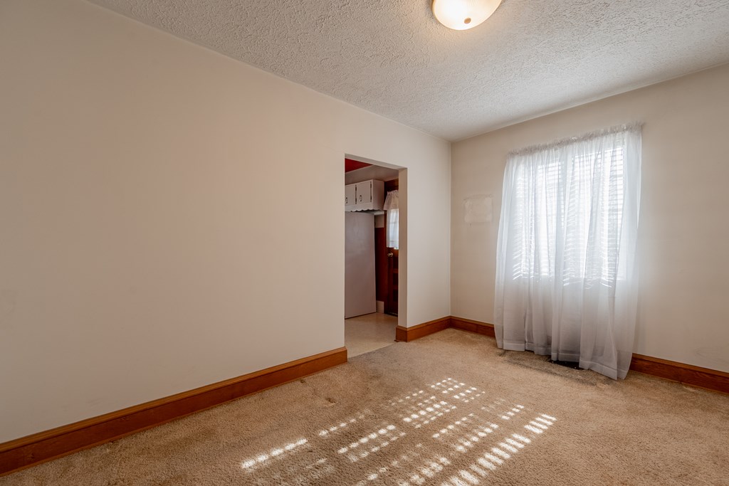 Wytheville, Virginia 24382, United States, 3 Bedrooms Bedrooms, ,1 BathroomBathrooms,Residential,Pending,77076