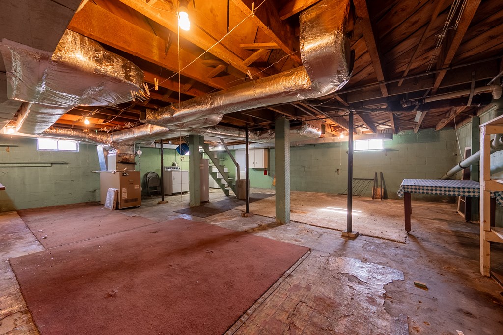 Wytheville, Virginia 24382, United States, 3 Bedrooms Bedrooms, ,1 BathroomBathrooms,Residential,Pending,77076