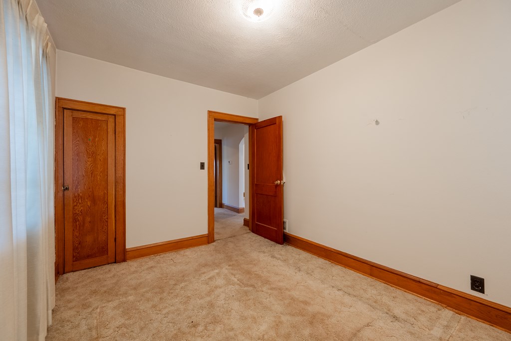 Wytheville, Virginia 24382, United States, 3 Bedrooms Bedrooms, ,1 BathroomBathrooms,Residential,Pending,77076