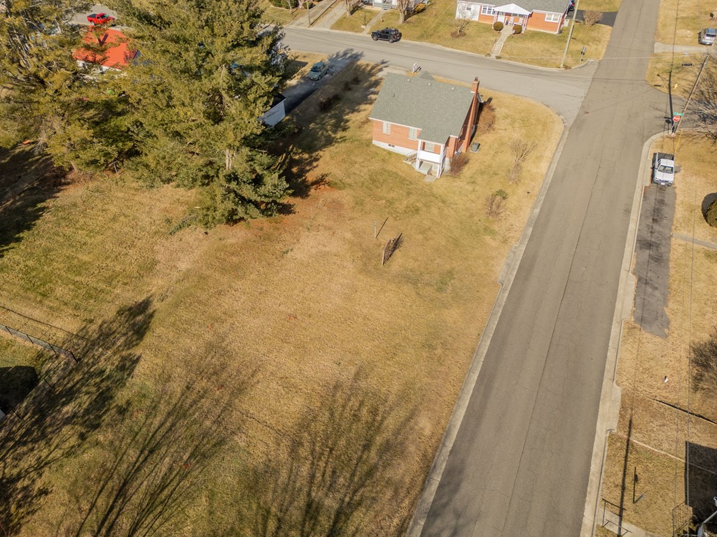 Wytheville, Virginia 24382, United States, 3 Bedrooms Bedrooms, ,1 BathroomBathrooms,Residential,Pending,77076