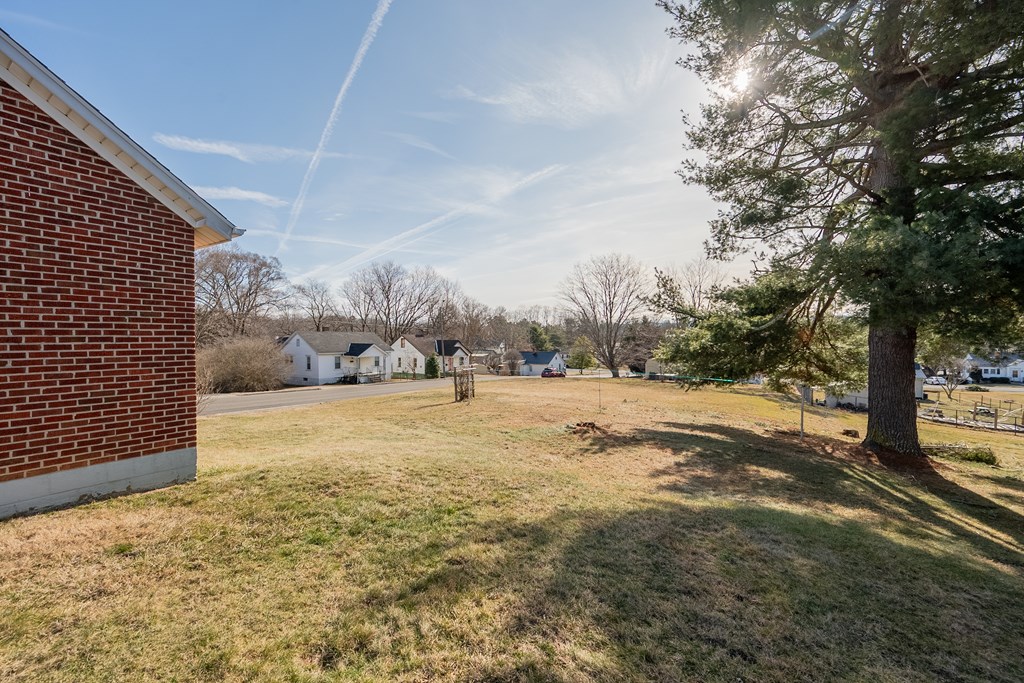 Wytheville, Virginia 24382, United States, 3 Bedrooms Bedrooms, ,1 BathroomBathrooms,Residential,Pending,77076