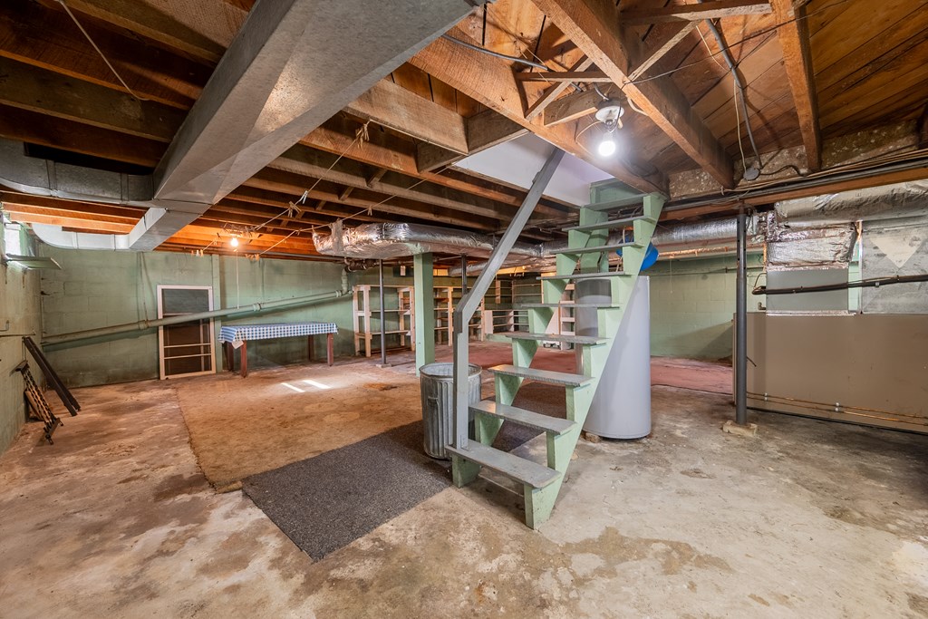 Wytheville, Virginia 24382, United States, 3 Bedrooms Bedrooms, ,1 BathroomBathrooms,Residential,Pending,77076