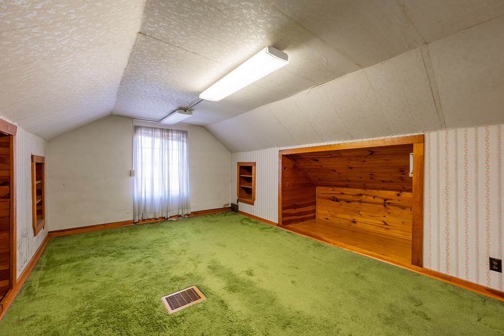 Wytheville, Virginia 24382, United States, 3 Bedrooms Bedrooms, ,1 BathroomBathrooms,Residential,Pending,77076