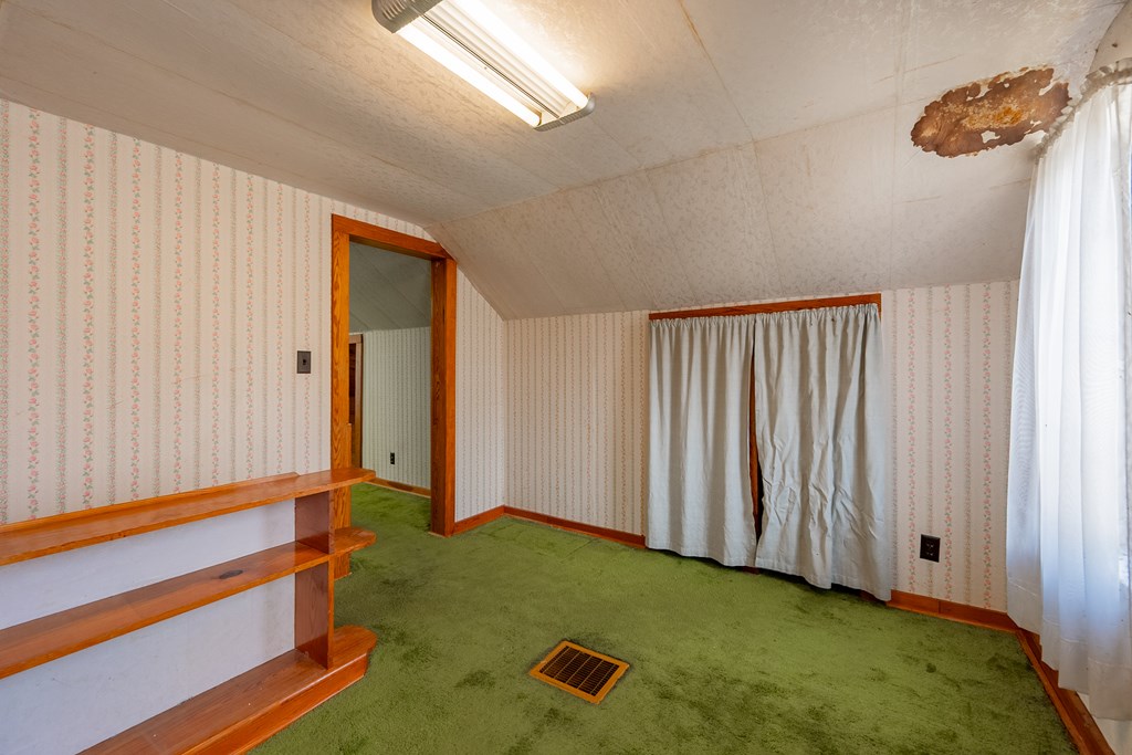 Wytheville, Virginia 24382, United States, 3 Bedrooms Bedrooms, ,1 BathroomBathrooms,Residential,Pending,77076