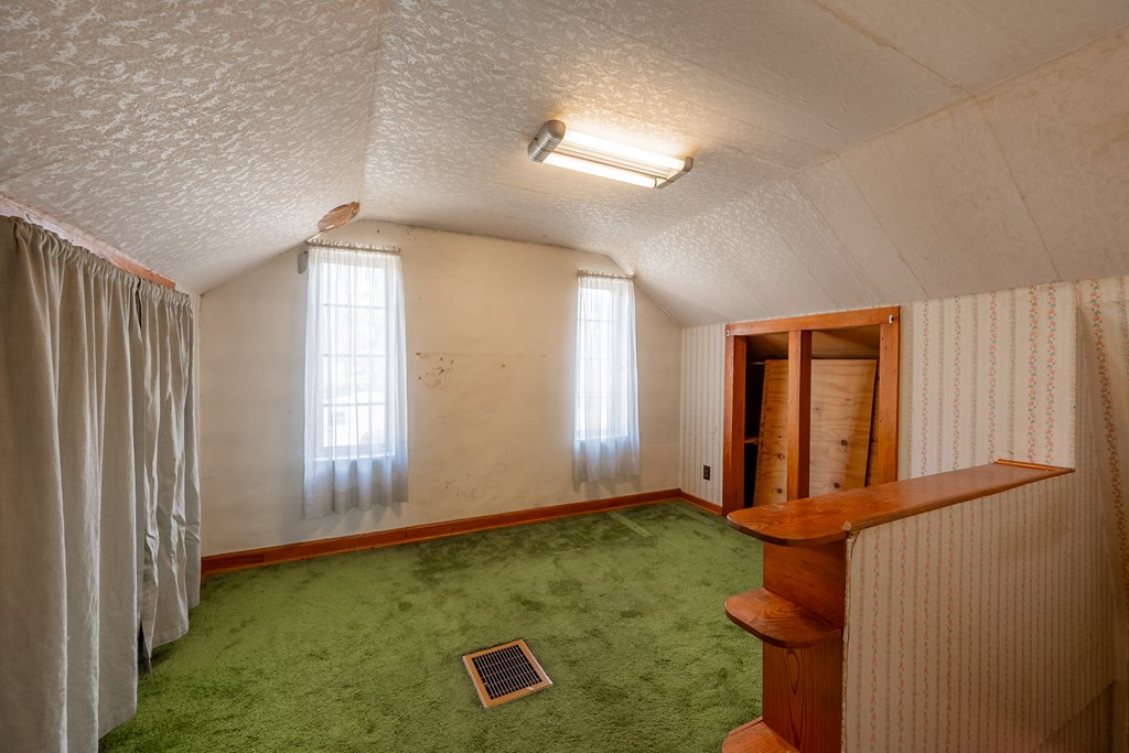 Wytheville, Virginia 24382, United States, 3 Bedrooms Bedrooms, ,1 BathroomBathrooms,Residential,Pending,77076