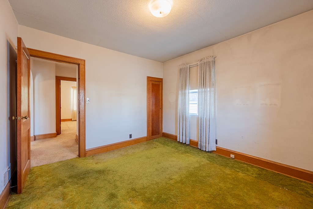 Wytheville, Virginia 24382, United States, 3 Bedrooms Bedrooms, ,1 BathroomBathrooms,Residential,Pending,77076