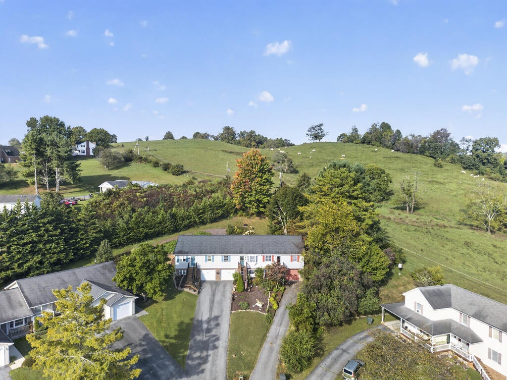 Photo of 331 Edmond Drive, Abingdon, VA 24210 (MLS # 112364)