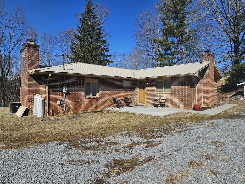 Photo of 243 Southview Street, Pounding Mill, VA 24637 (MLS # 105942)