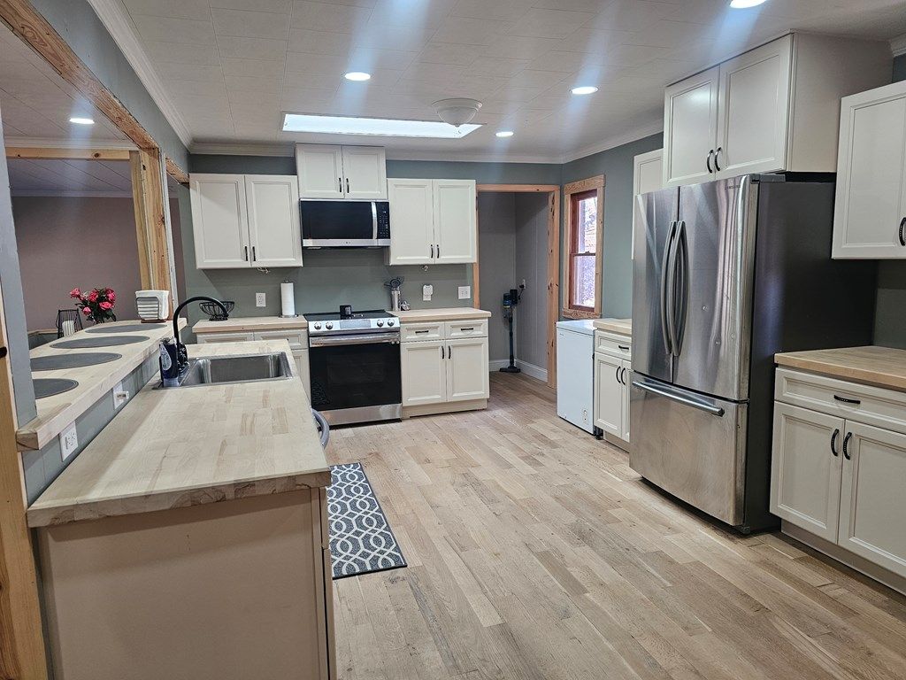 Photo of 243 Southview Street, Pounding Mill, VA 24637 (MLS # 105942)